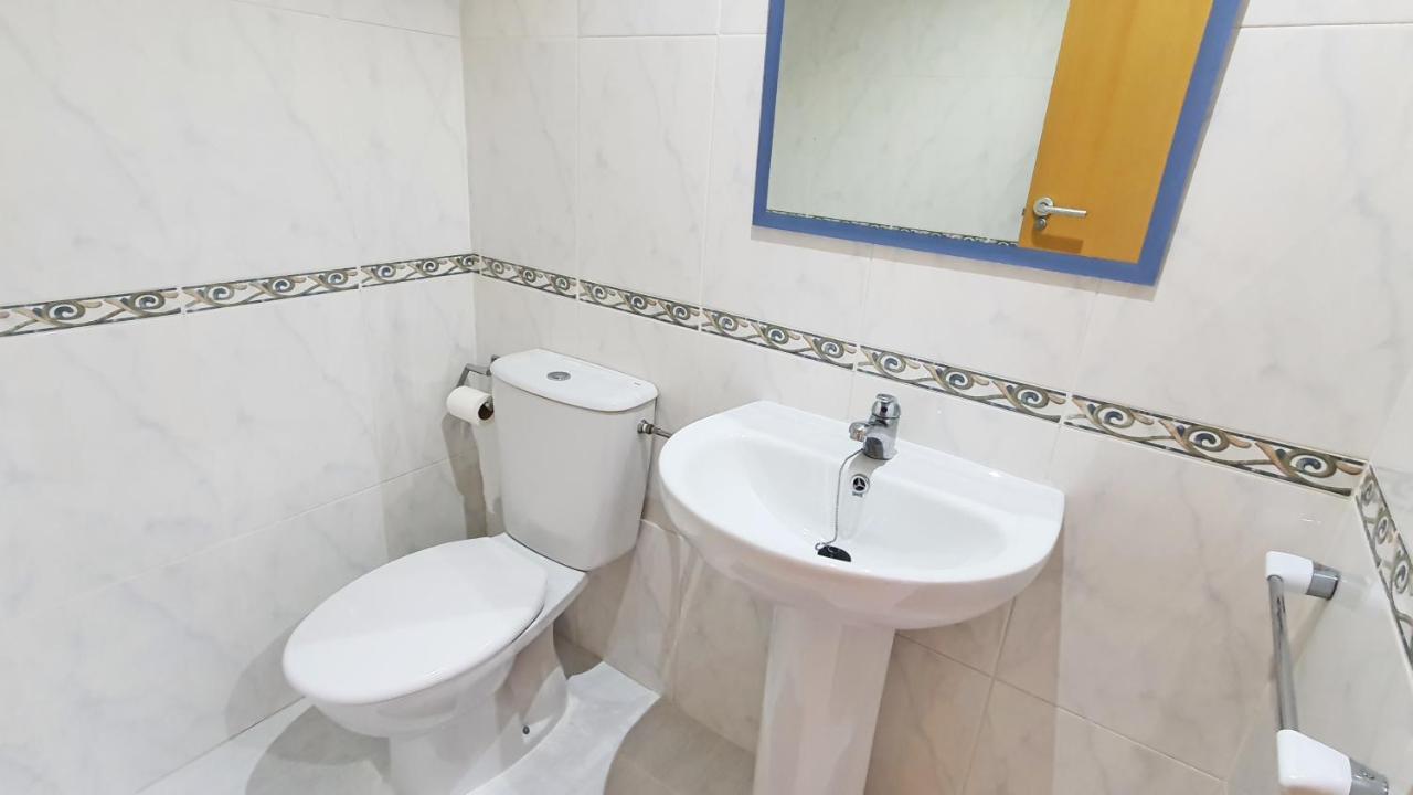 Universidad Del Mar - Alquiler Solo Familias Gandía Buitenkant foto